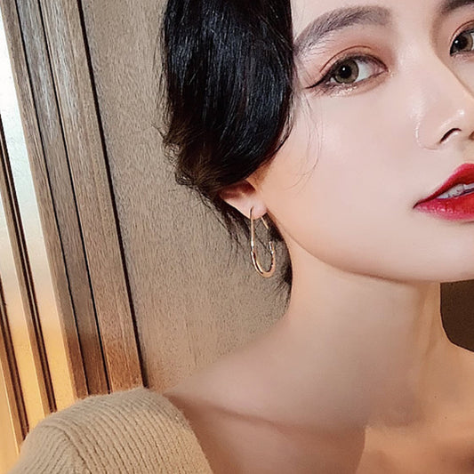 Women's French Gold Oval Light Luxury Cold Earrings
