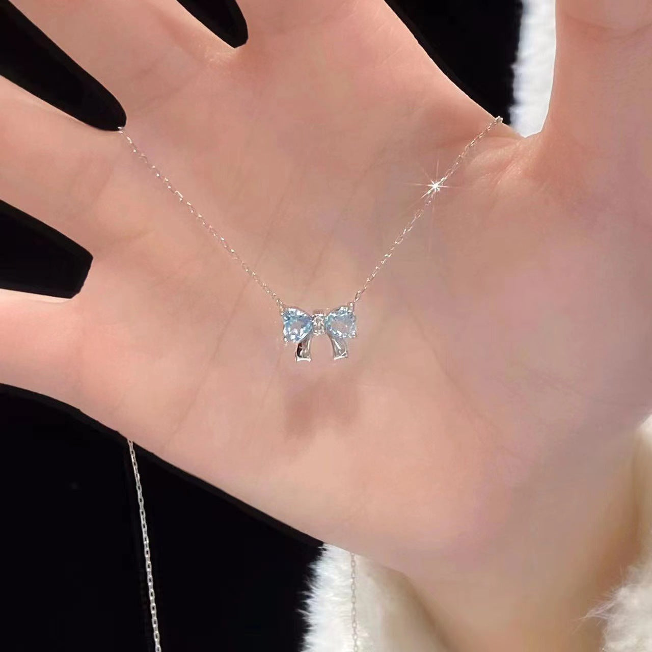 Zircon Female Sweet Niche Heart Gentle Light Luxury Simple Advanced Necklaces