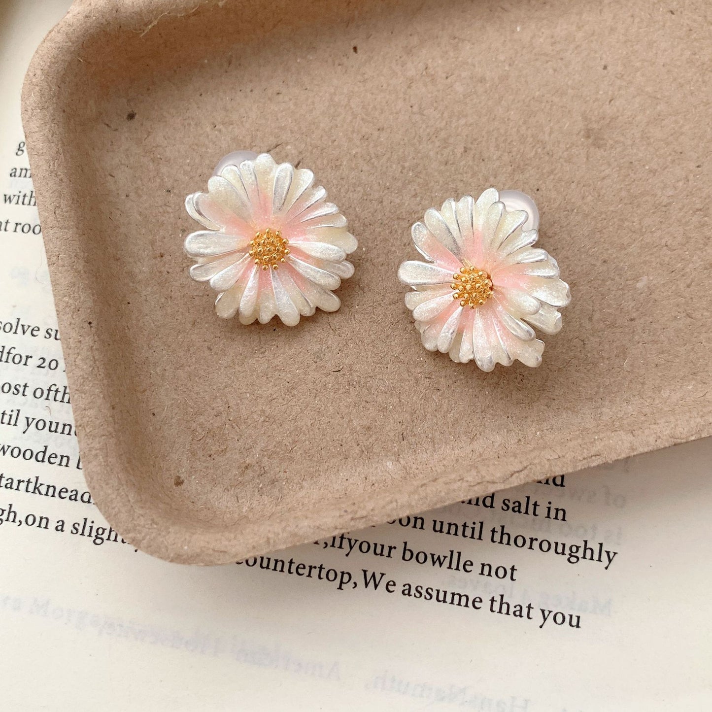 Oil Daisy Flower Female Sweet Cute Stud Earrings