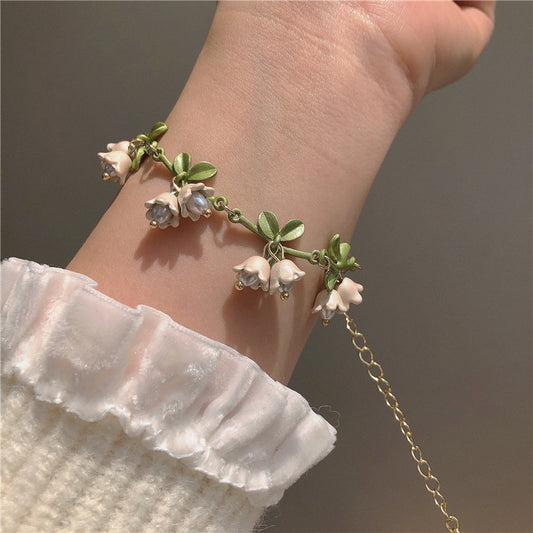 Lily Super Mori Spring Clavicle Chain Earrings