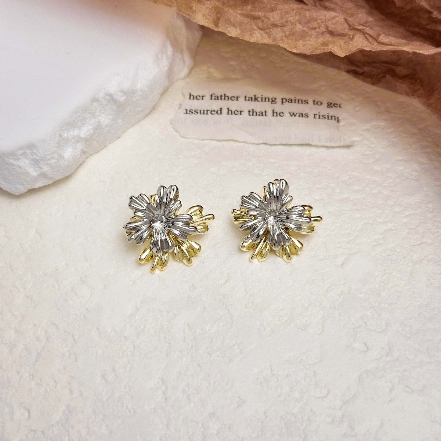 Fashionable Metal Texture Light Luxury Simple Earrings