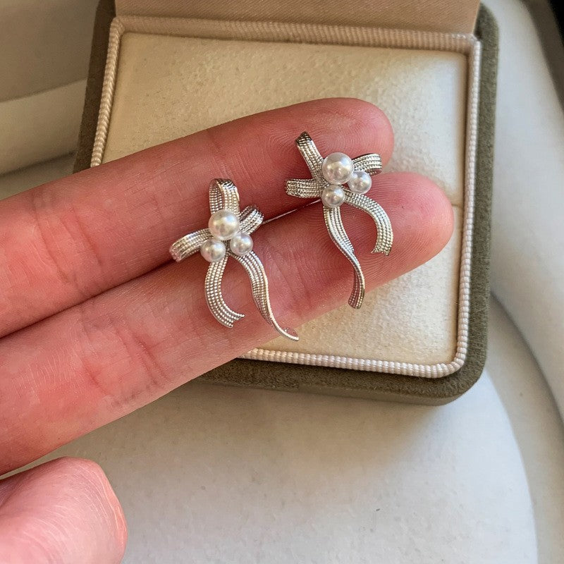 Women's Style Refined Zircon Flower Pearl Light Luxury High-grade Ear Earrings