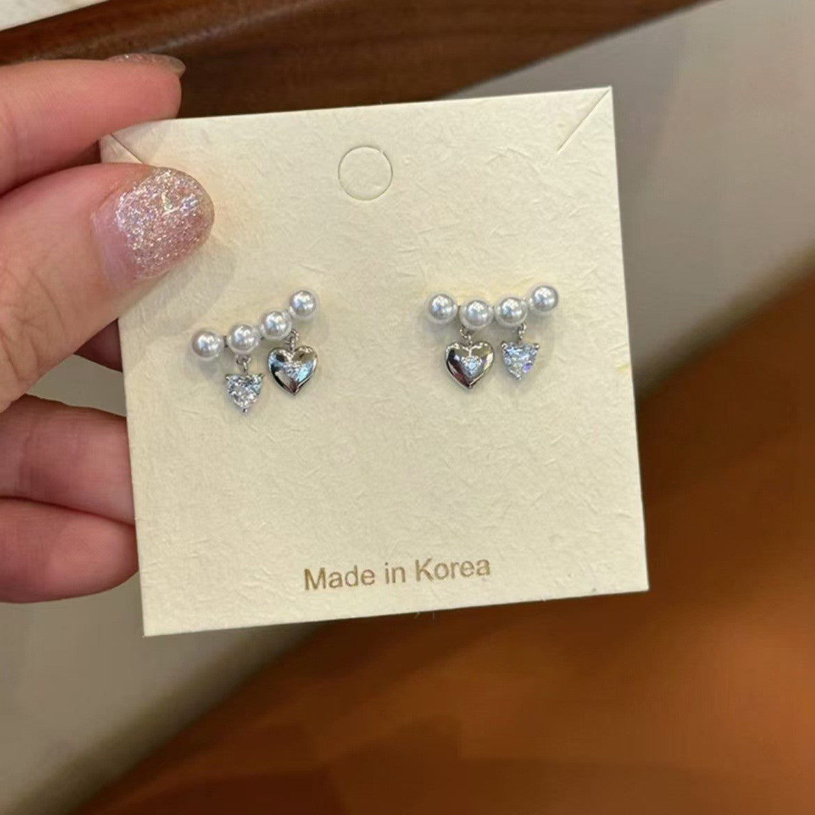 Women's Small Simple Hollow Pearl High-grade Refined Stud Earrings