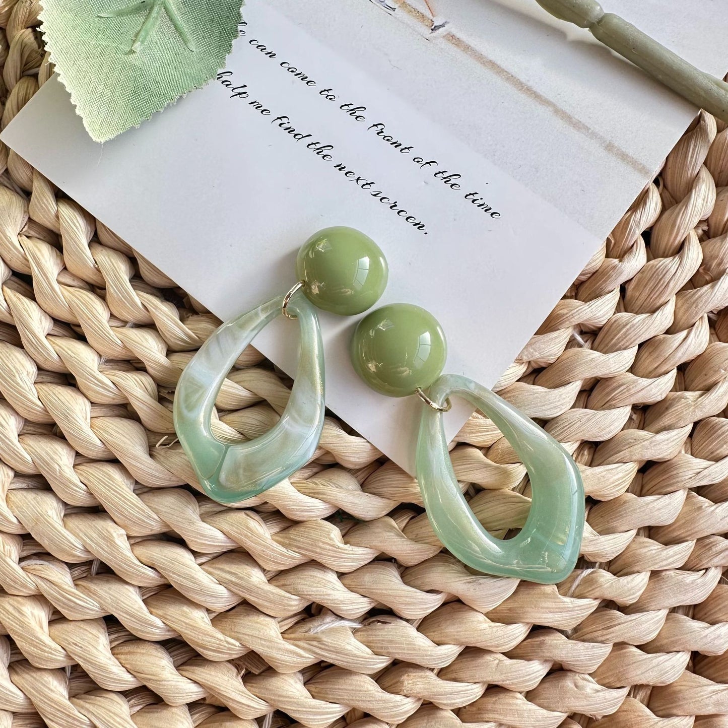 Women's Minority Design Fresh Green Texture Water Drop Temperament Wild Simple Earrings