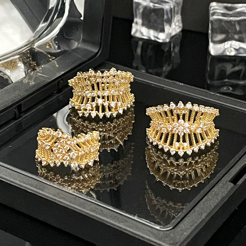 Style Baroque High-grade Female Temperament Lace Rings