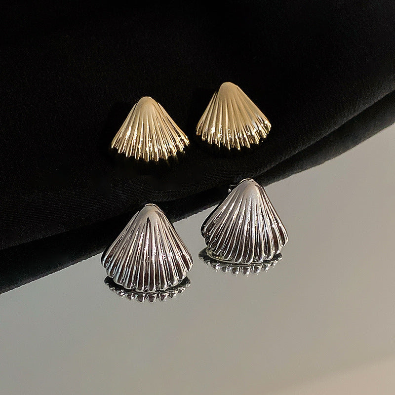 Women's Metal Fan-shaped Shell-shaped High-grade Cold Wind Sier Stud Earrings