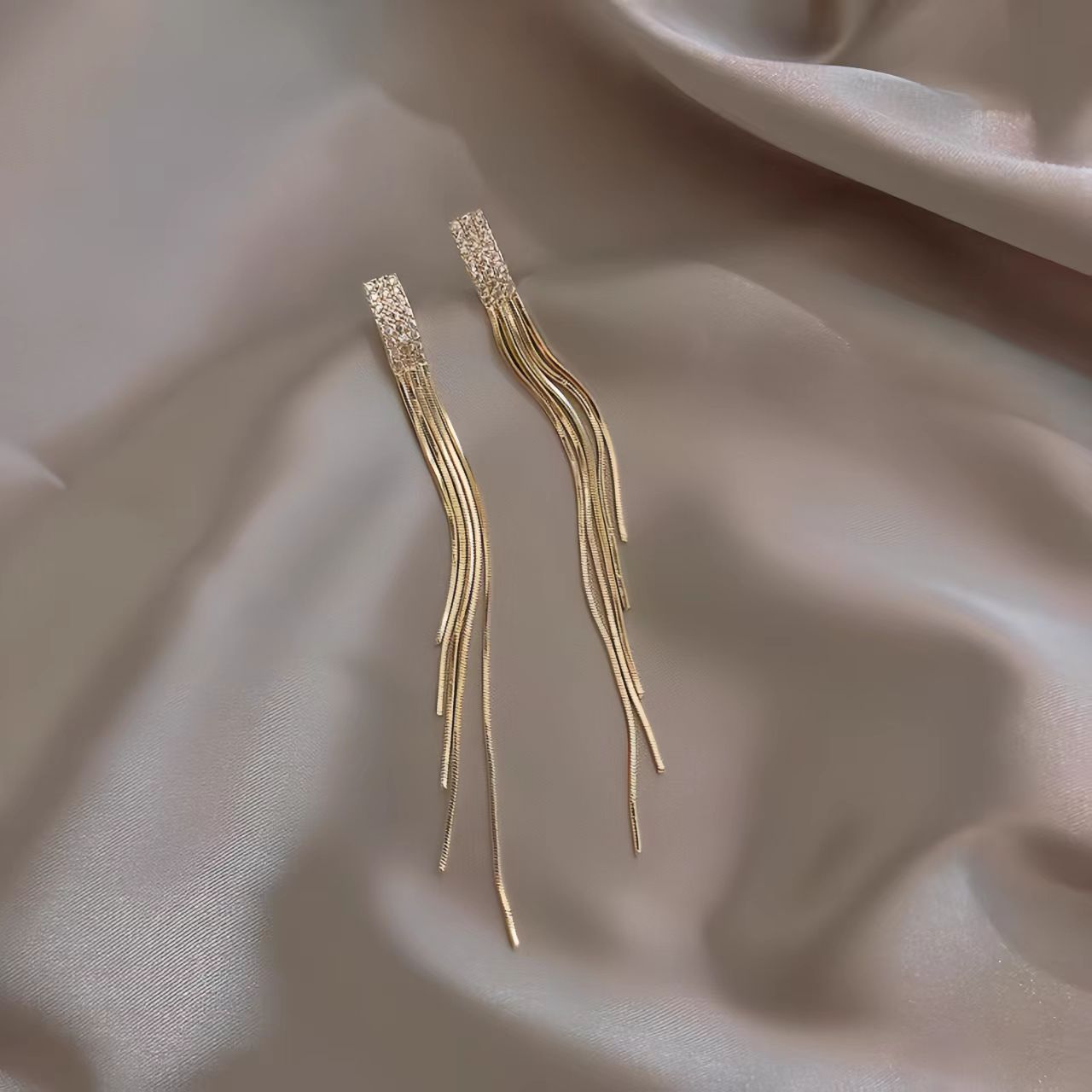 Luxury Female Long Fringe Personalized Minority Retro Earrings