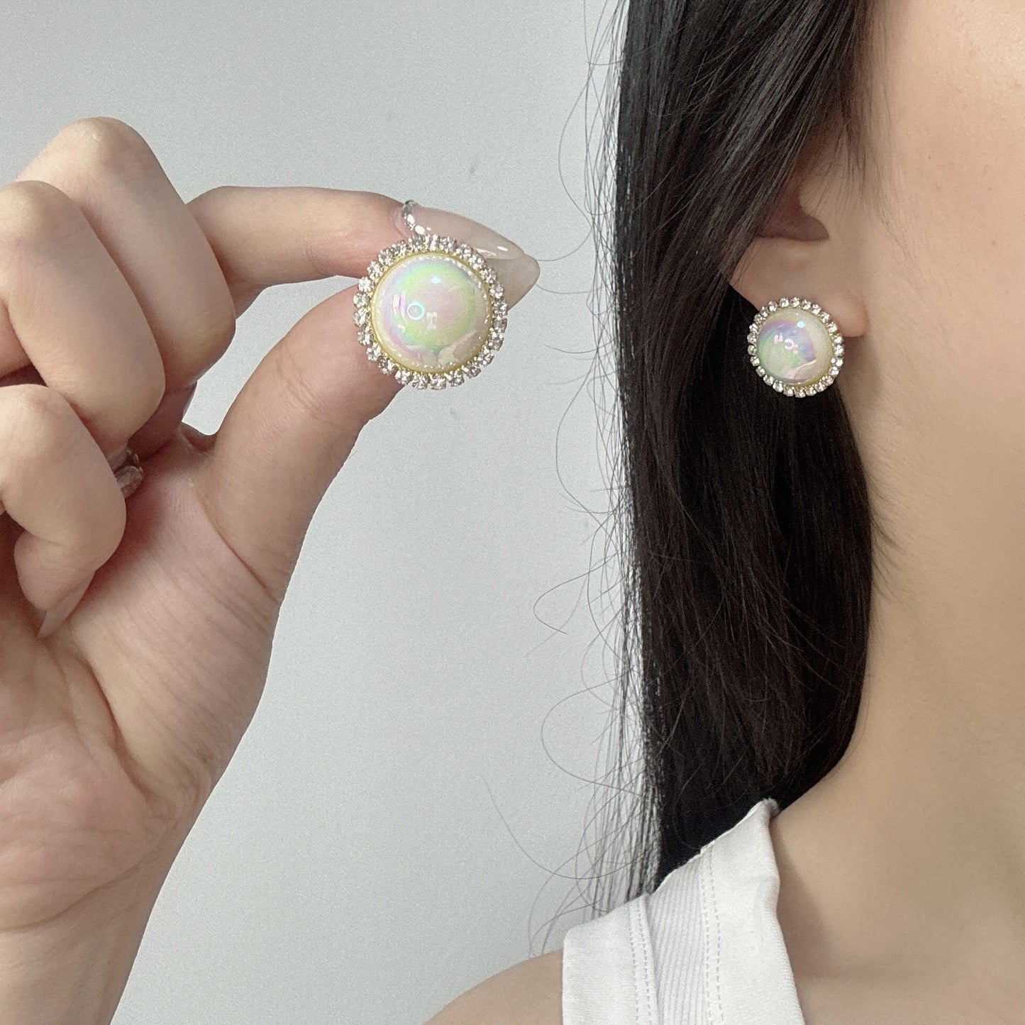 Geometric Simple Crack Sponge Pearl Female Personality Mermaid Stud Earrings