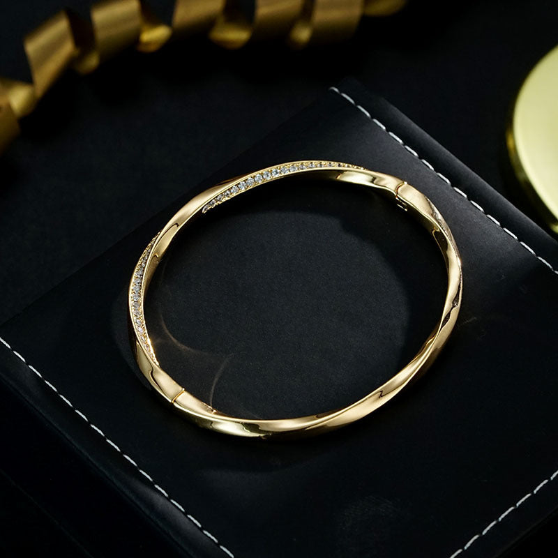 High Version Three-dimensional Rotation Twist Pattern Full Zirconium Inlaid Fashion Bracelet
