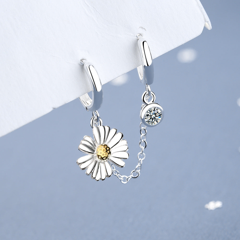 Double One-piece Little Daisy Two Holes Clip Copper Korean Earrings