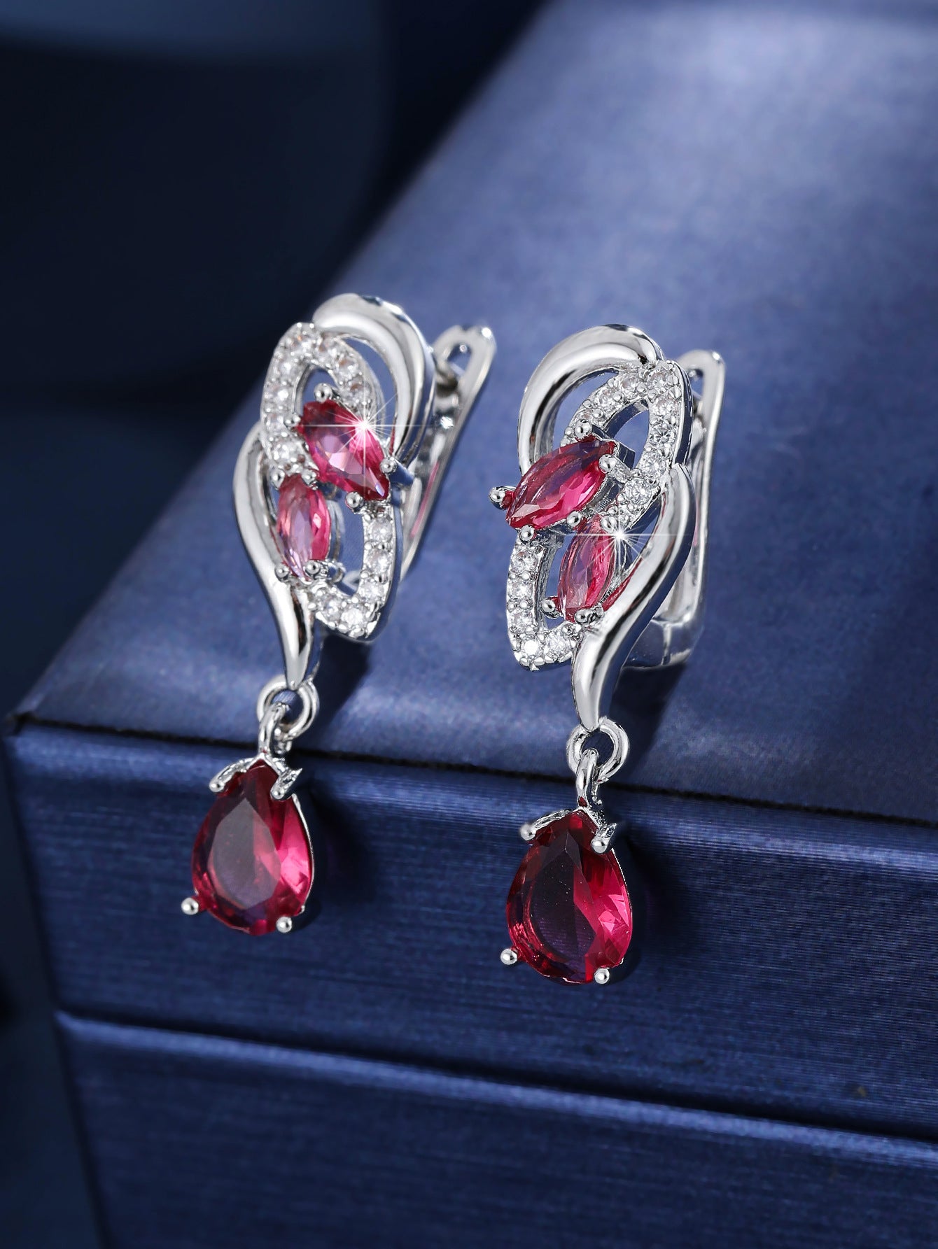 Women's Gorgeous Water Drop Full Inlaid Clip Ear Buckle