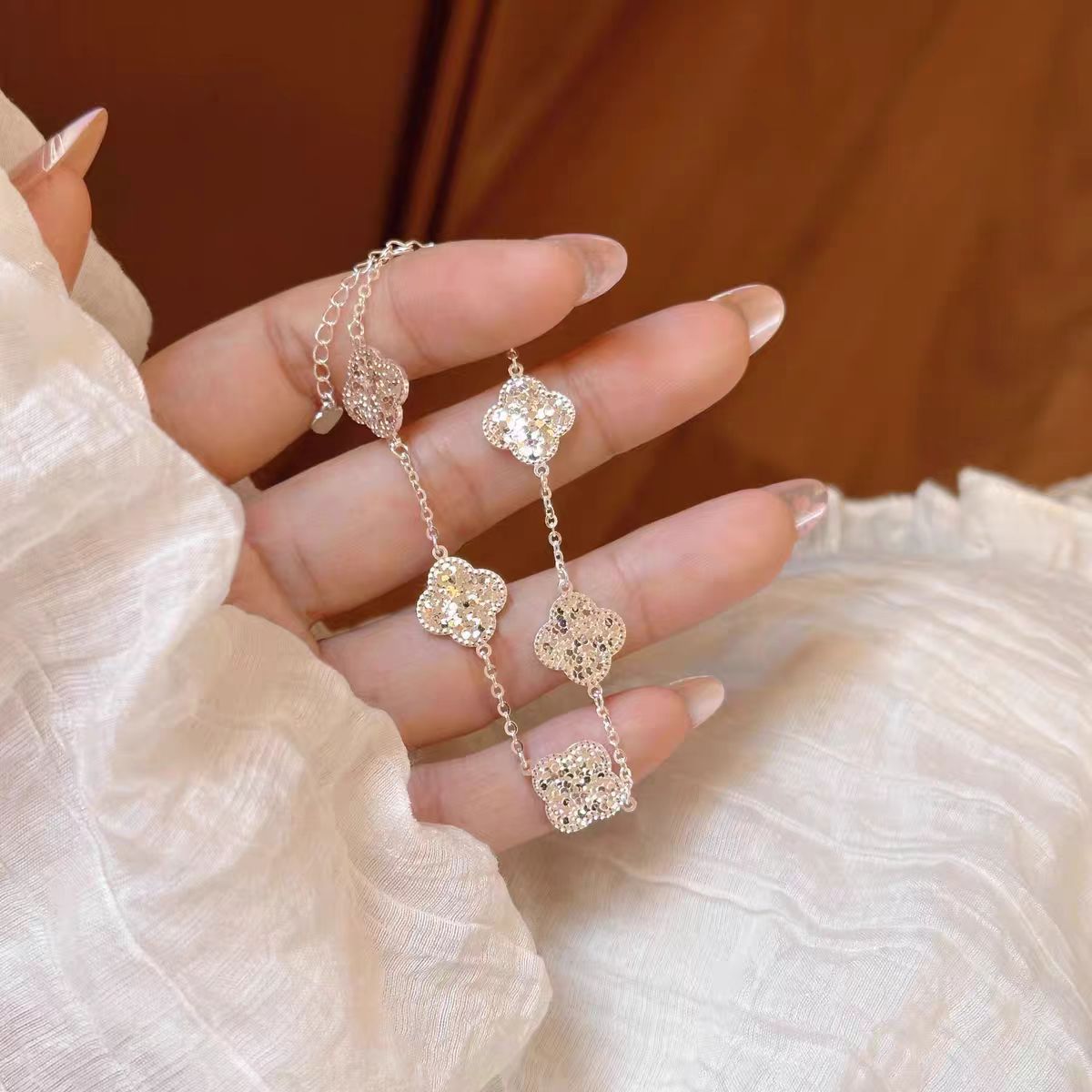 Flash Crushed Ice Pork Belly Clover Female Affordable Luxury Fashion Bracelets