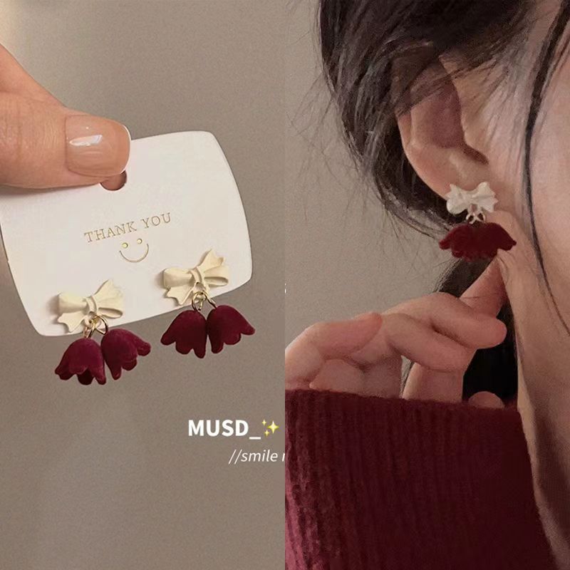 Women's Korean Style Sier Needle Elegant Pearl Love Heart Flowers Earrings