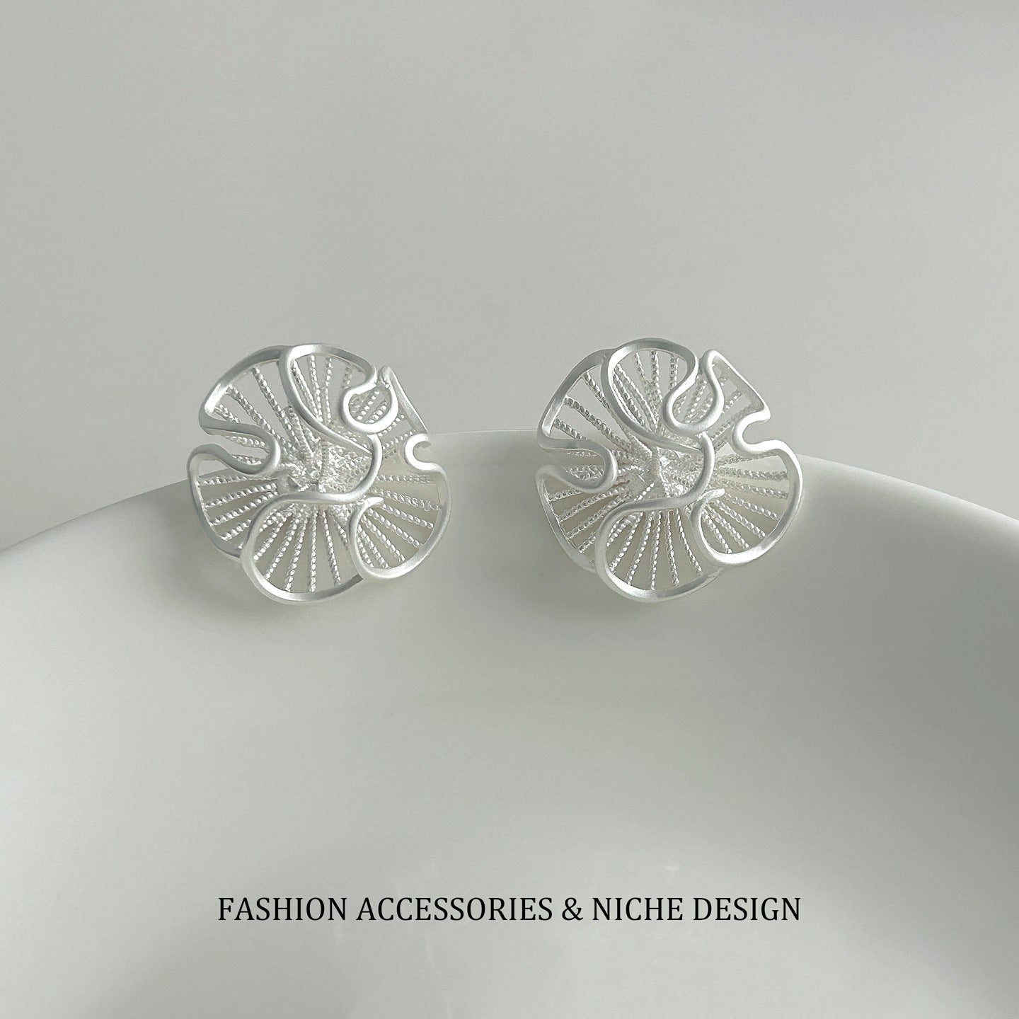Pleated Hollow Flower Delicate Temperamental Minority Earrings