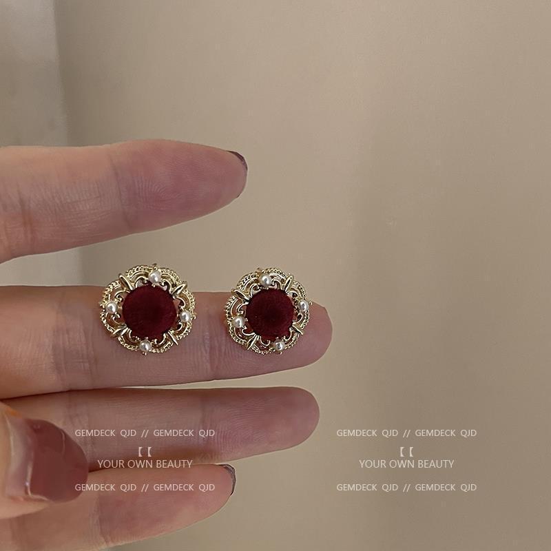 Women's Burgundy Veet Ear Clip For Design Elegant Earrings