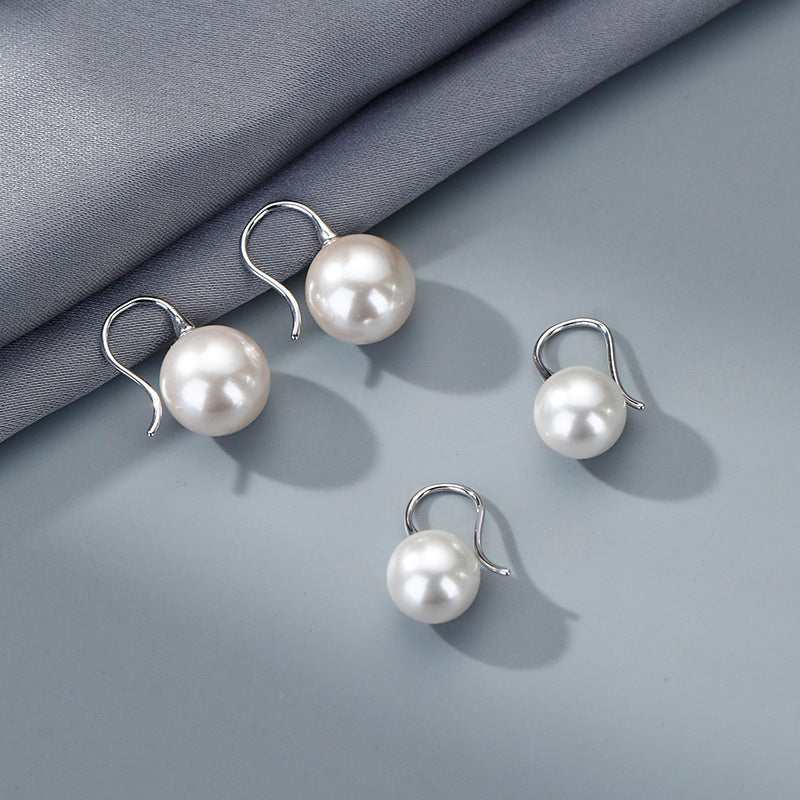 Pearl Simple Classic Perfect Circle Shell Stud Earrings