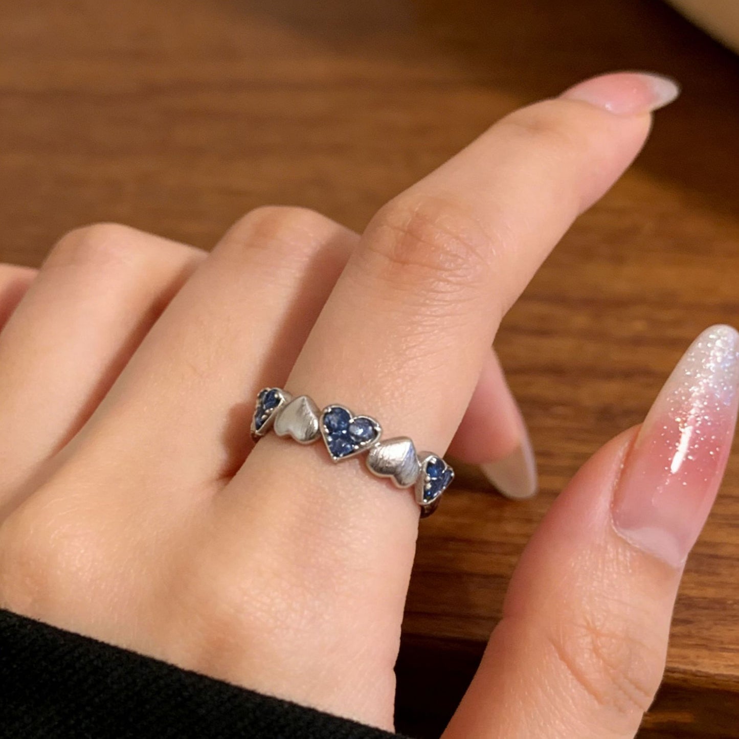 Women's Blue Heart-shaped Zircon Clover Brushed Minimalist Rings