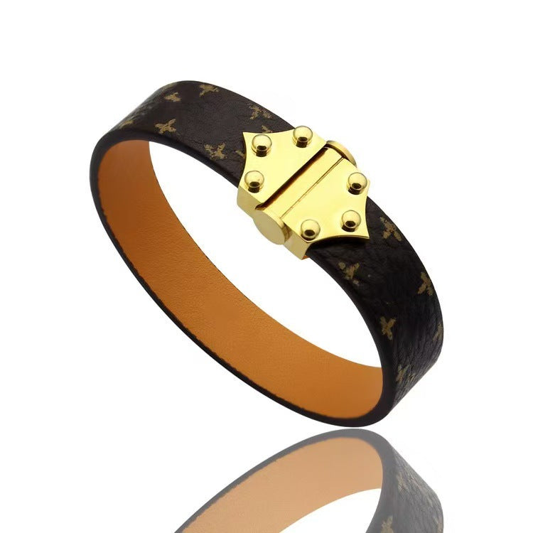 V's Four-leaf Clover Presbyopic Leather Couple Simple Bracelet