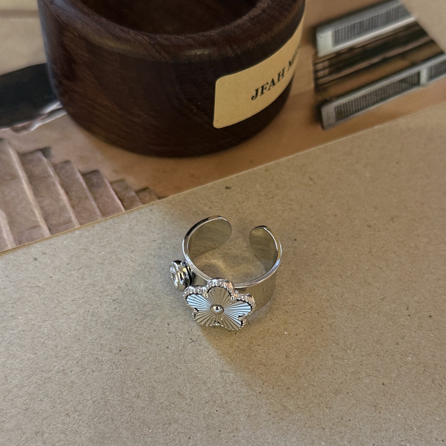 Women's Plated Hollow Flower Korean Style Elegant High-grade Light Luxury Commute Ring
