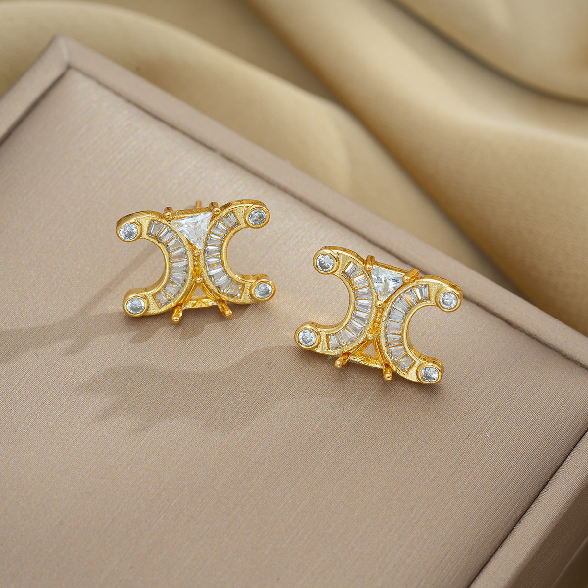 Simple Classic All Match Fashion Zircon Earrings