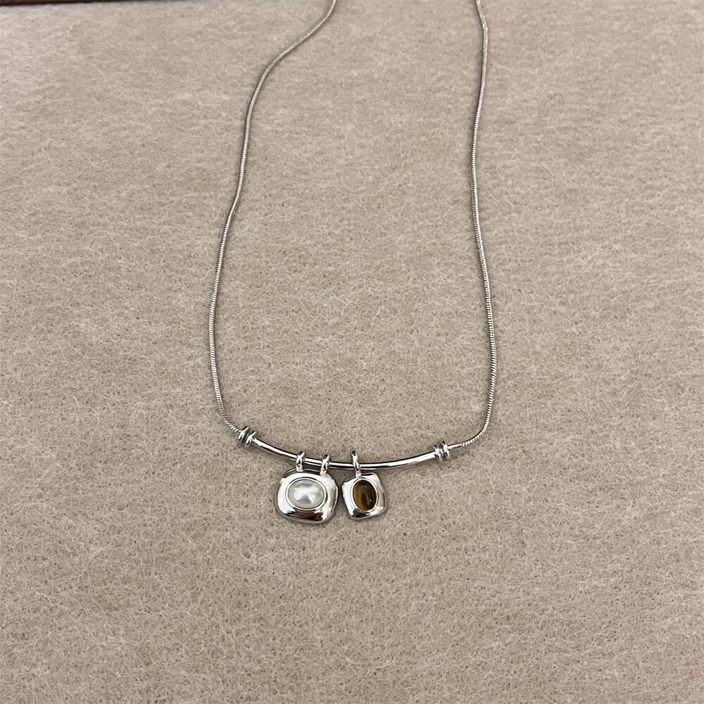 Simple Style Unique Two-color Natural Stone Female Design Clavicle Chain Necklace