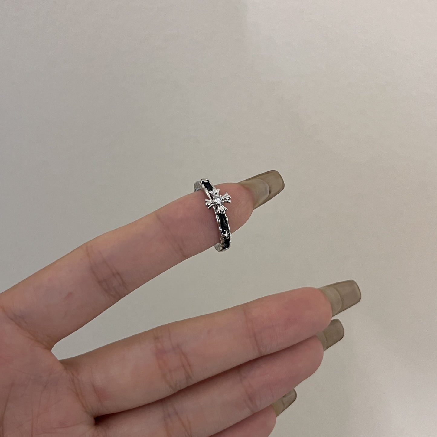 Fashion Personality Affordable Luxury Design Cross Index Ring