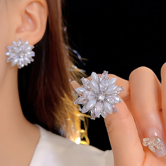 Zircon Pearl Flower Light Luxury High-grade Personalized Earrings