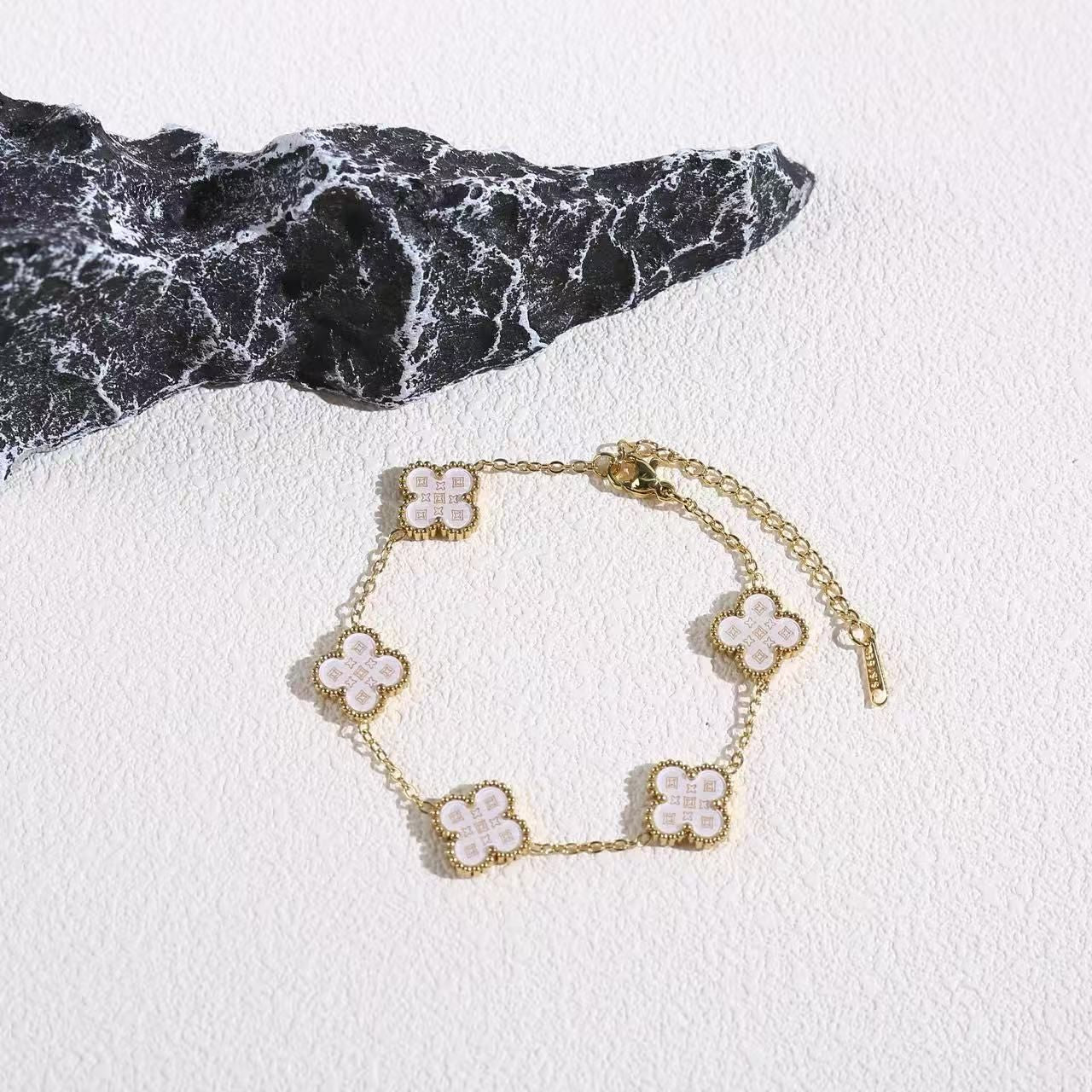 Women's Pork Belly Clover Light Luxury High-grade Bracelet
