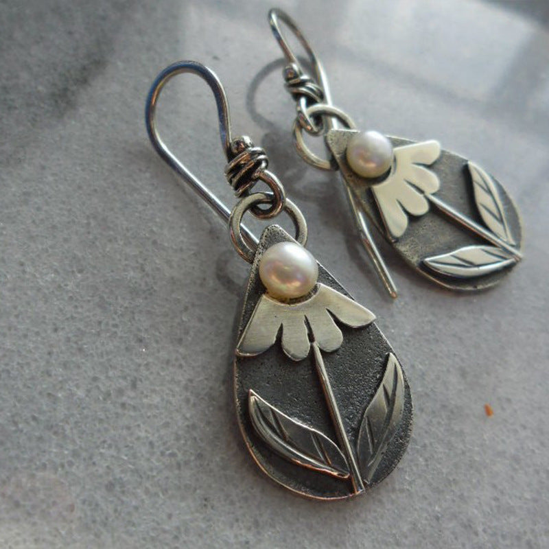 Women's Water Drop Three-dimensional Lace Leaves Metal Alloy Vintage Earrings