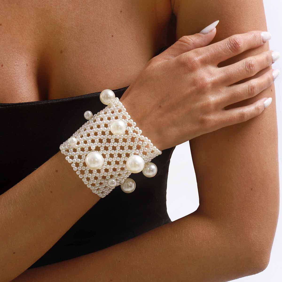 Women's Pattern Pearl Elastic Light Luxury Temperament Wide-brimmed Bracelet