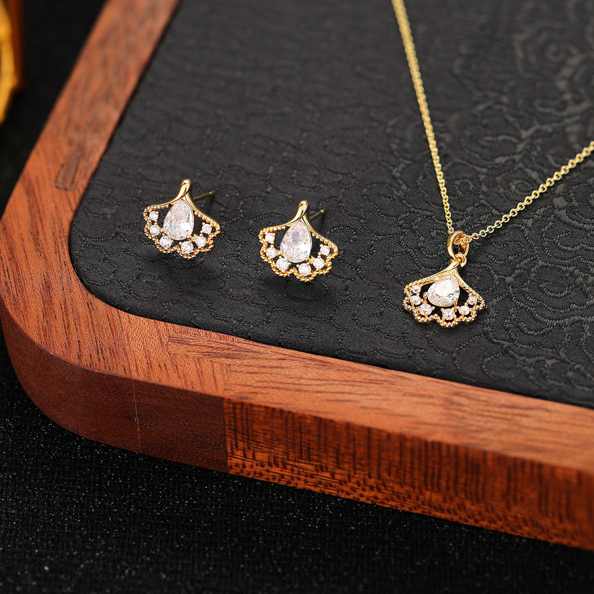 Glamorous Comfortable Two-piece Affordable Luxury Fashion Jewelry Set
