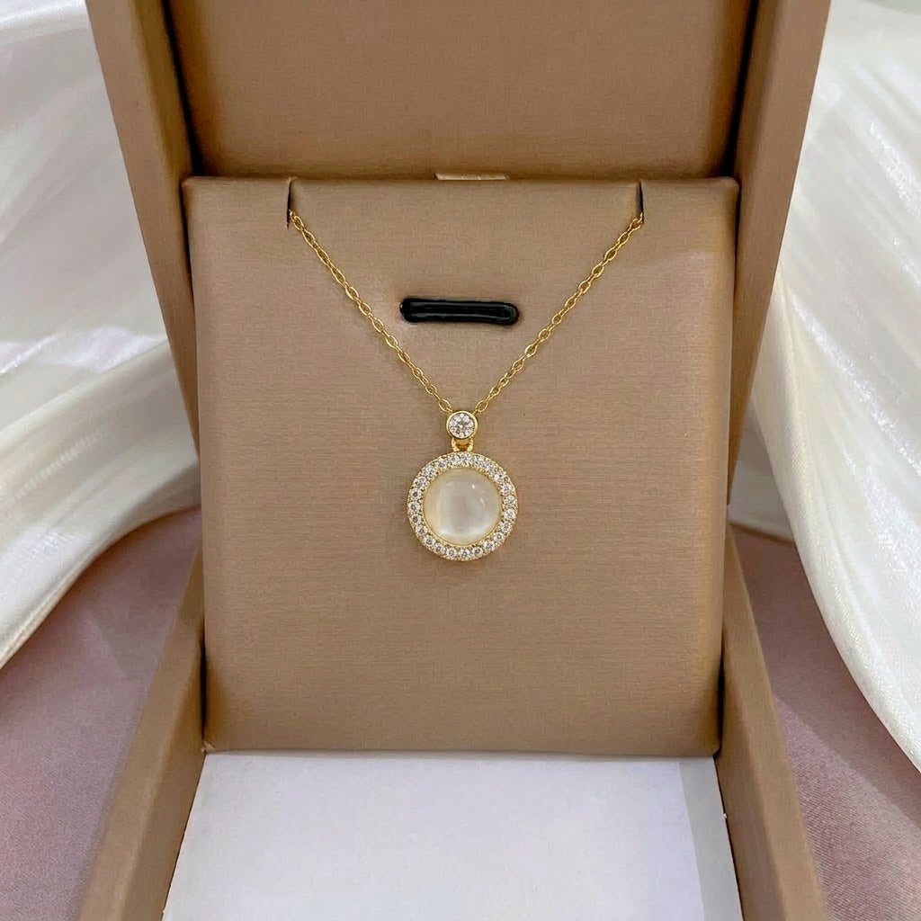 Design Rotating Bauhinia Zircon Flower Gas Clavicle Chain Necklace