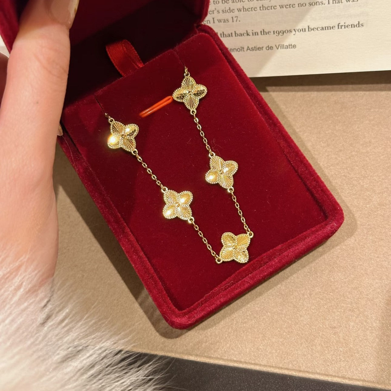 Clover Female Sweet Cute Girlish Style Light Bracelets