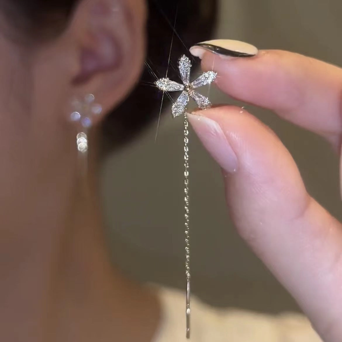 Women's Flower For Summer Super Shiny Unique Ear Line