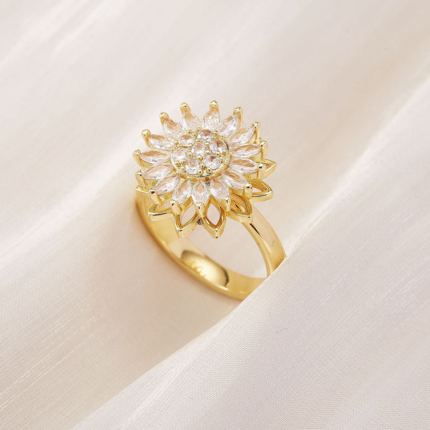 Valentine's Day Gift Flower Zircon Rotatable Ring