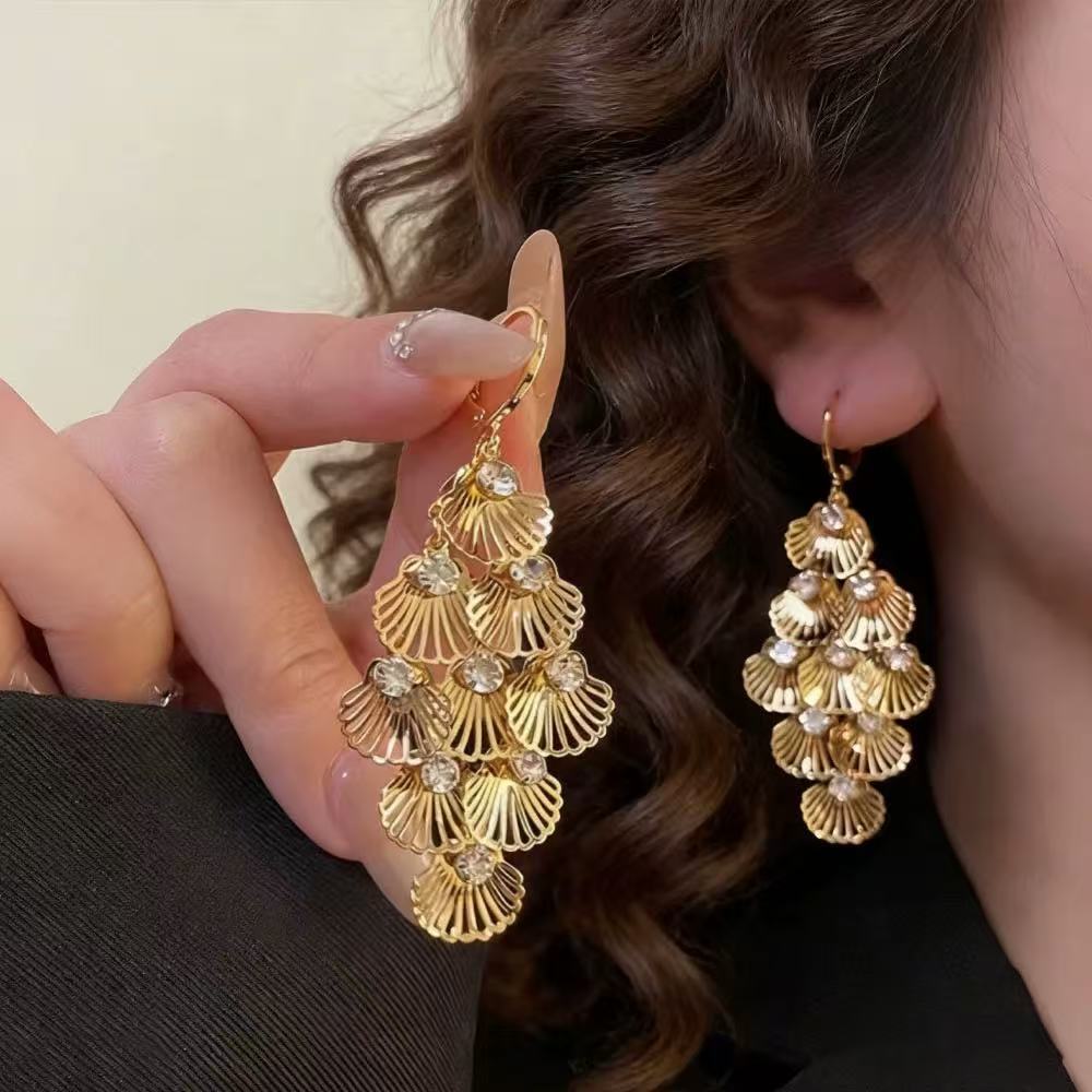 Women's Vacation Style Petal Fringed Retro Elegant Earrings