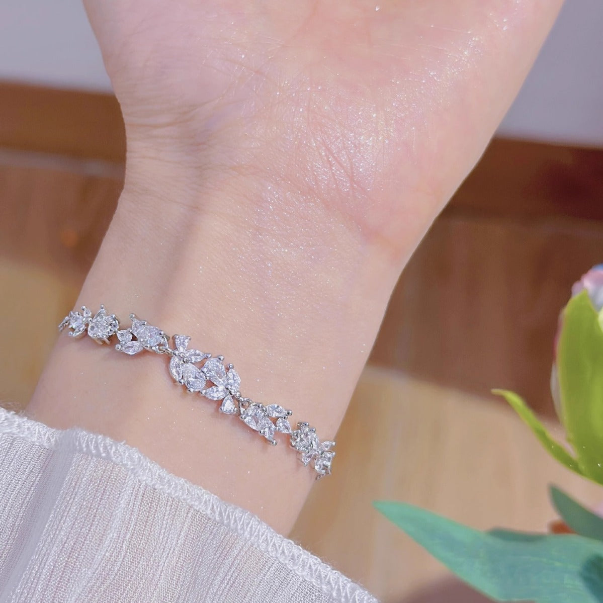 Wisteria Flower Smile Female Fashion Temperament Wheat Sweet Gentle Light Bracelet