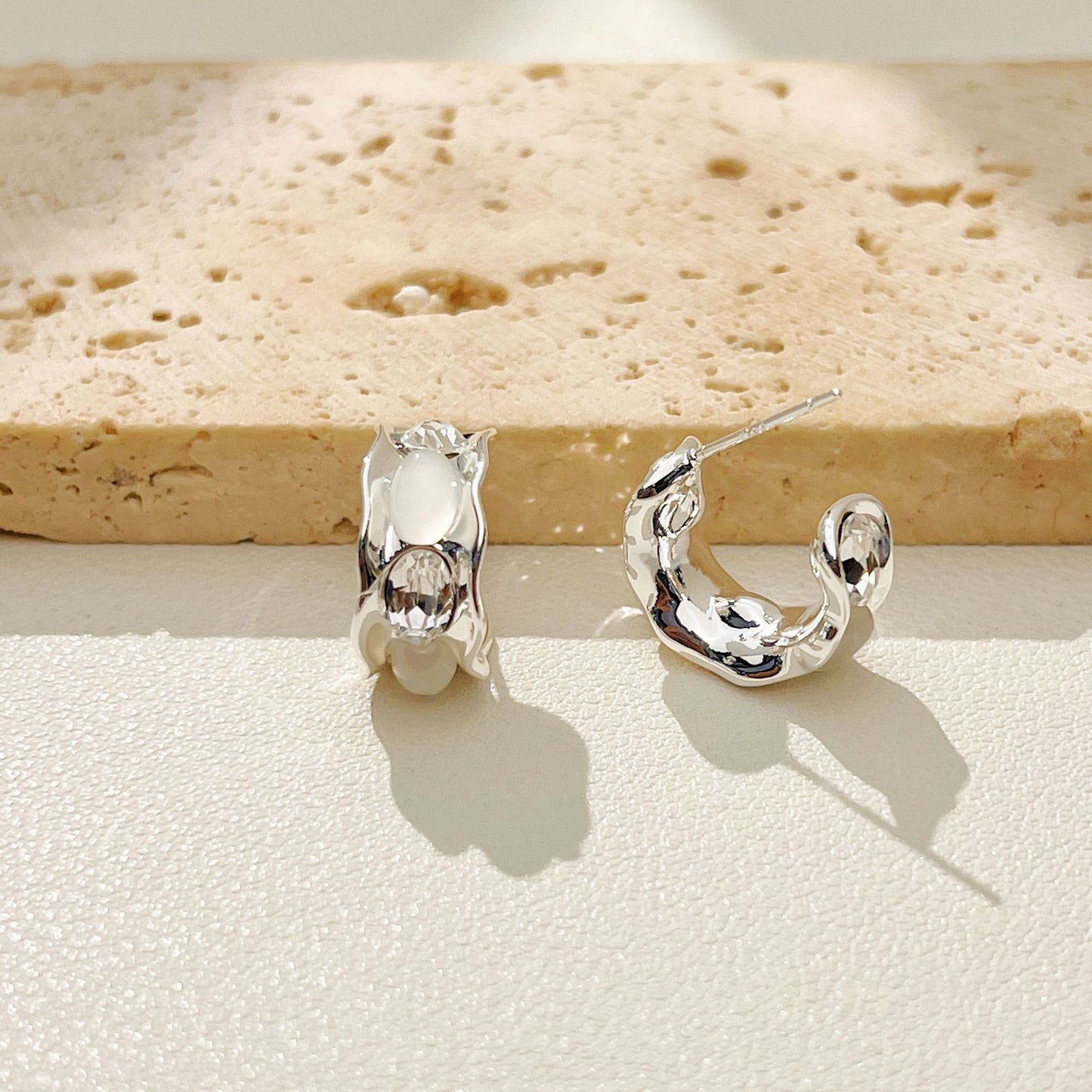 High-grade Type Metal Inlaid Cat Eye Light Luxury Rings