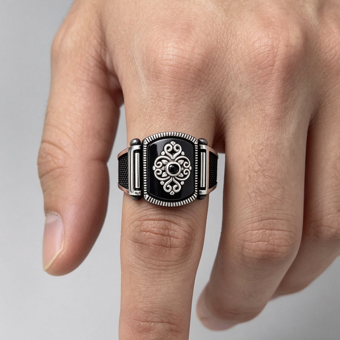 Men's Alloy Inlaid Black Gemstone Vintage Carved Flower Rings