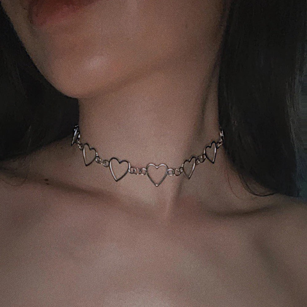 Women's Simple Heart-shaped Hollow Personalized Chain Love Necklace