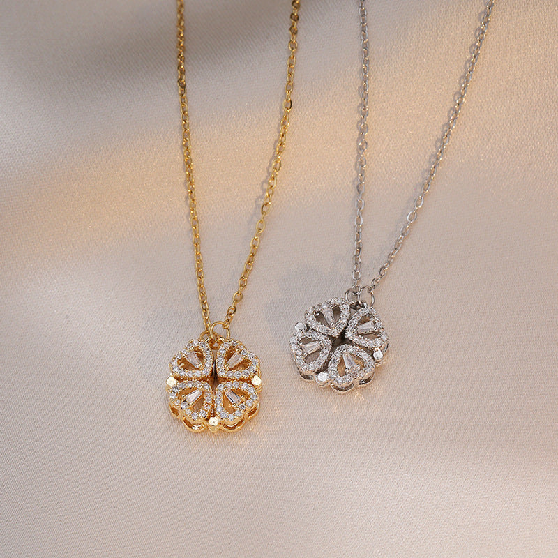 Women's Light Luxury High-grade Minority Foldable Clover Titanium Steel Parts Clavicle Necklaces