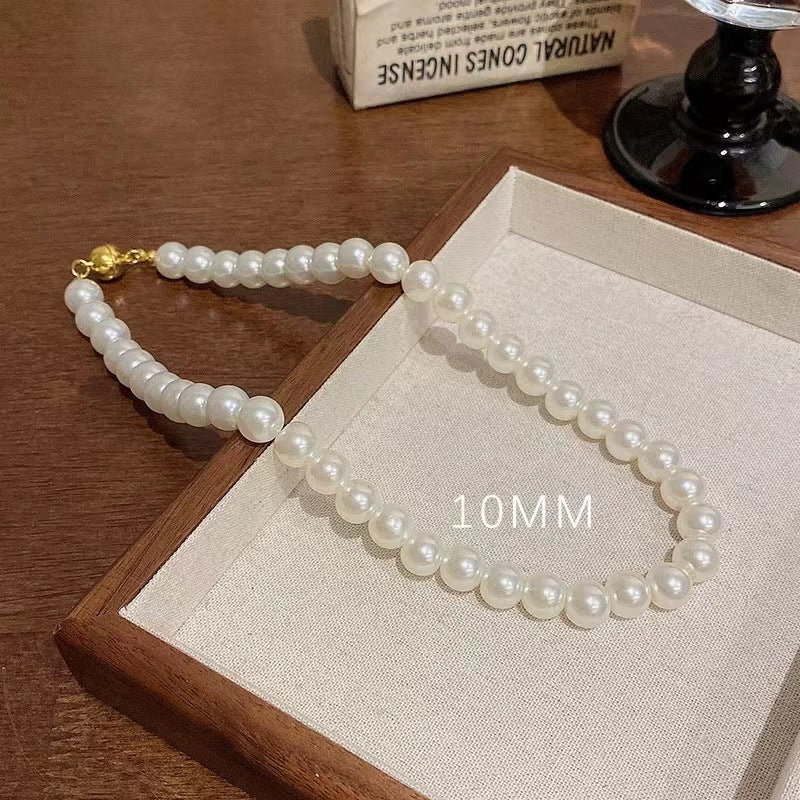 Women's Pearl Vintage Magnetic Buckle Beaded Clavicle Necklaces