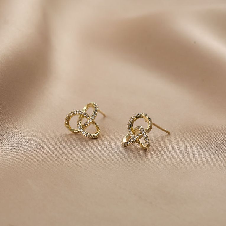 Women's High-grade Diamond Sier Needle Ear Simple Compact Delicate Stud Earrings