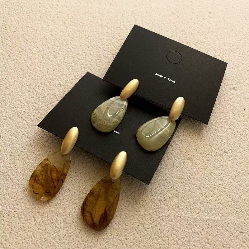 Women's Vintage Acrylic Water Drop Design Fashion Sier Stud Earrings
