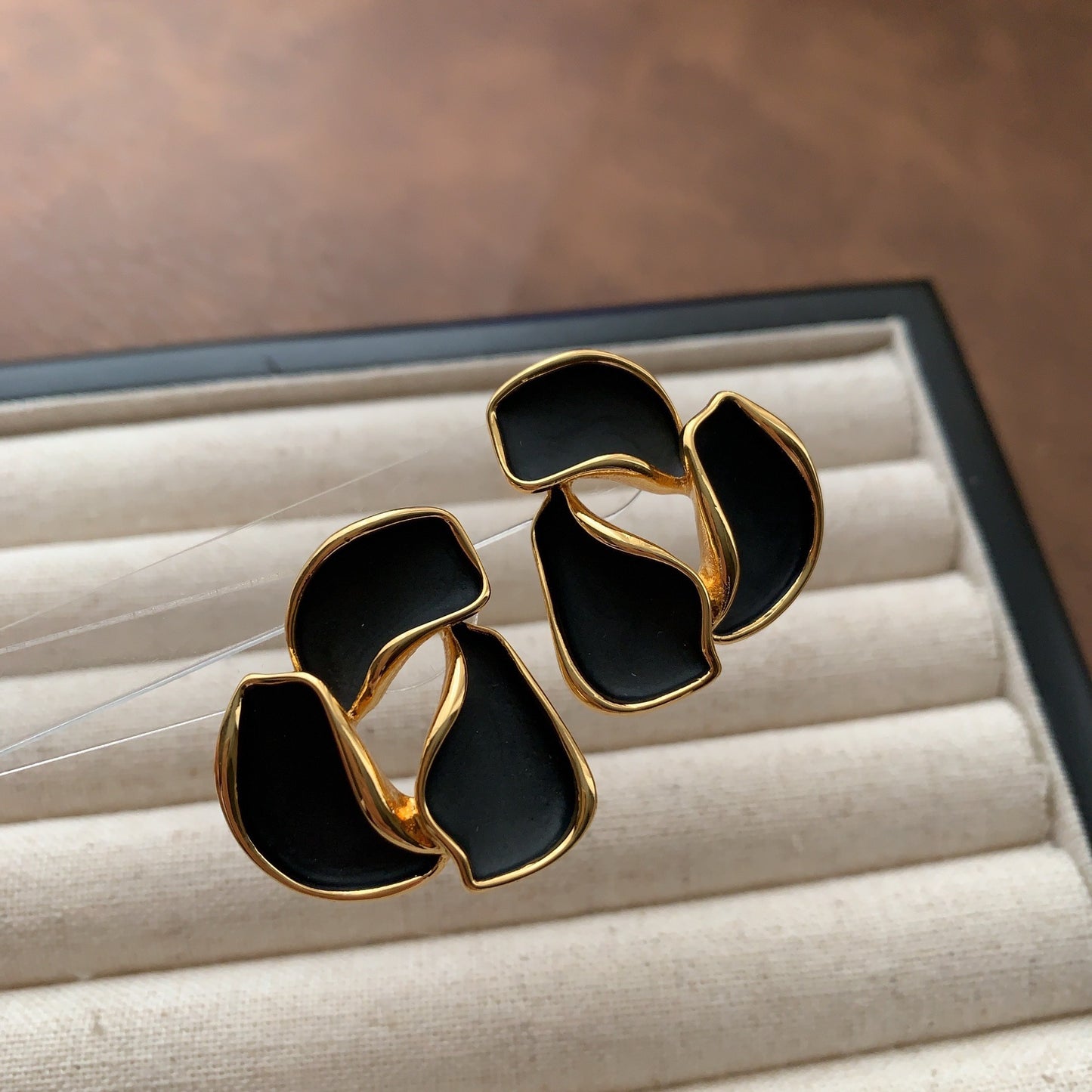 Temperament Exaggerated Drop Oil Round Sweet Simple Stud Earrings