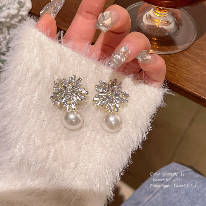 Needle Light Luxury Minority Refined Zircon Snowflake Temperamental Earrings
