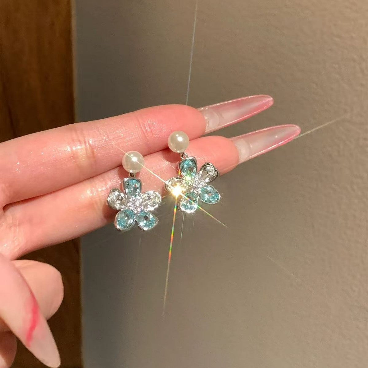 Clear Feeling Ice Blue Flower Crystal Pearl Light Luxury Minority Rings