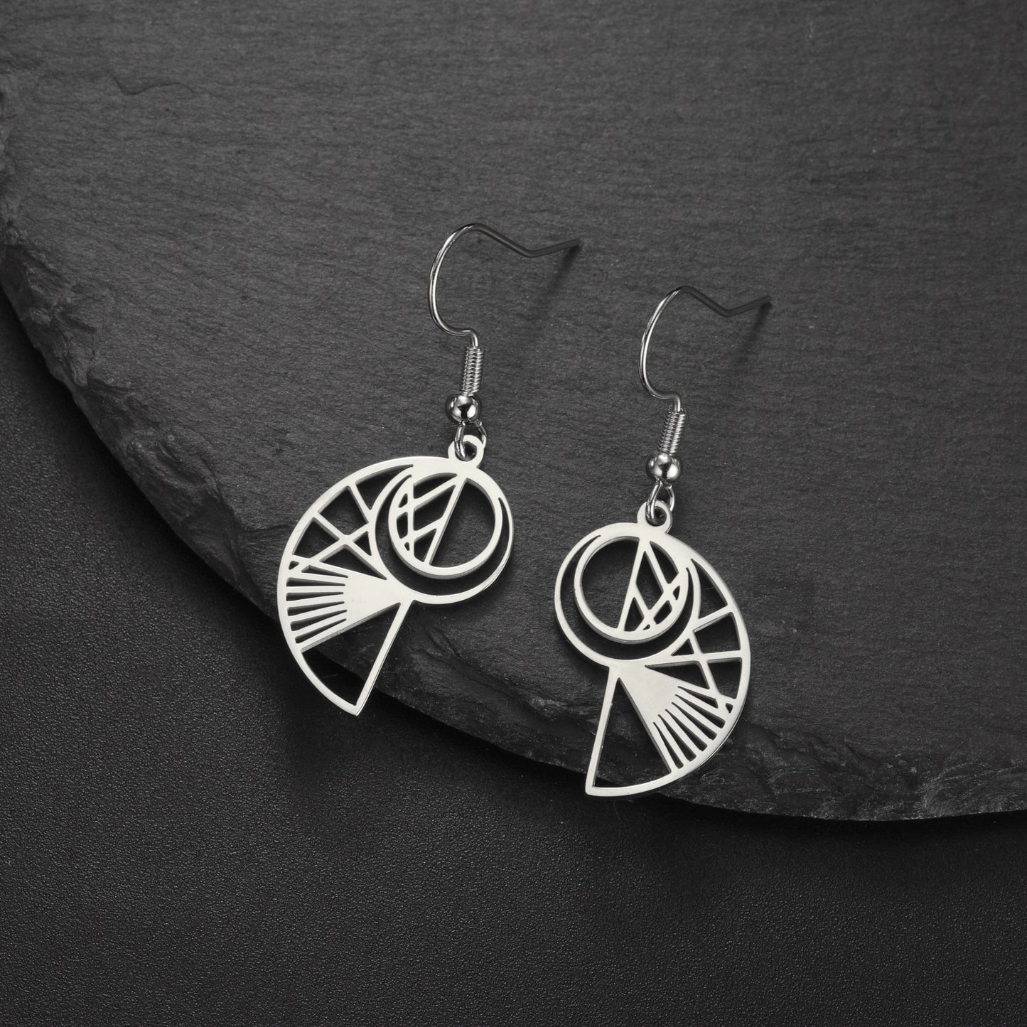Cut Titanium Steel Hollow Conch Simple Rings