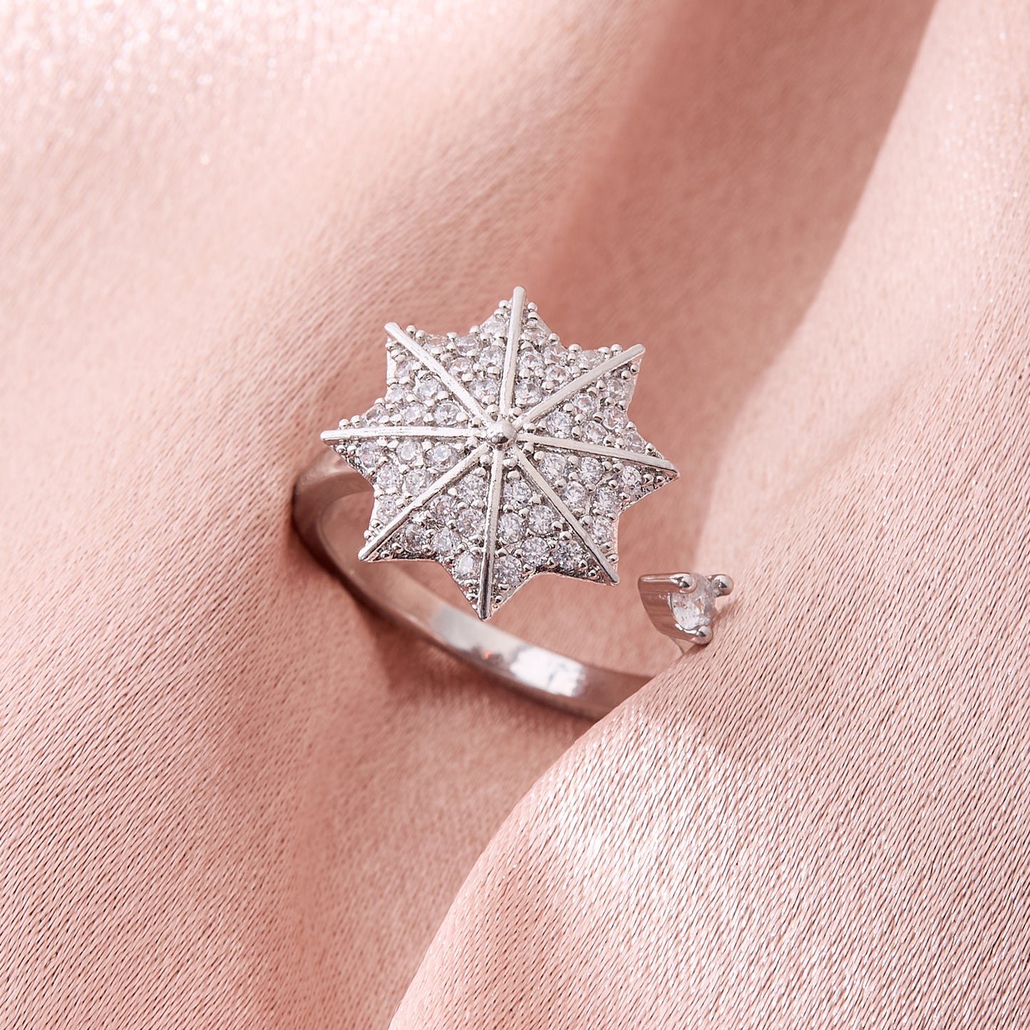 Valentine's Day Gift Flower Zircon Rotatable Ring