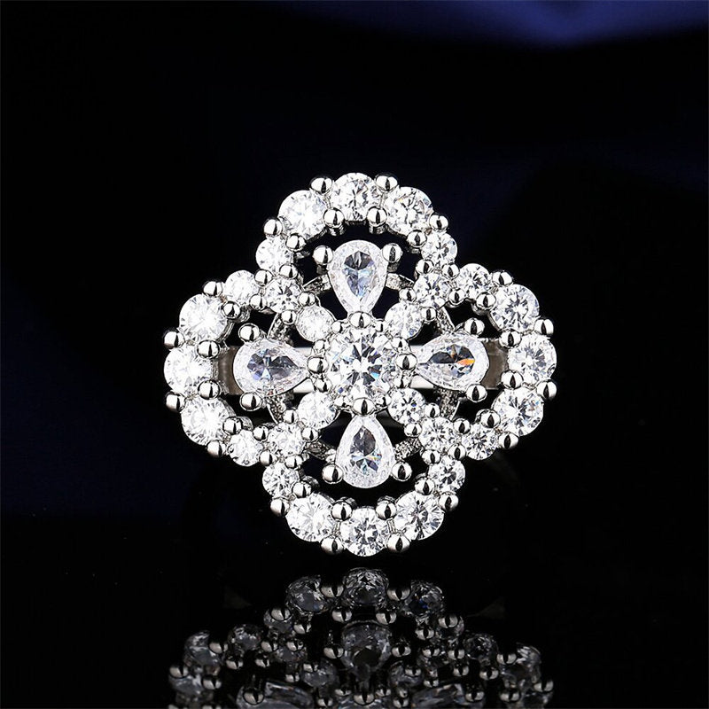 Women's Sier-plated Simple Mori Style Four-leaf Flower Ear Bracelet